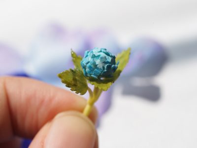 粘土で作ったミニチュア紫陽花